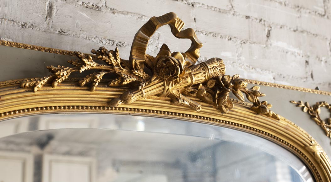 Trumeau ancien de style Louis XVI, à décor doré et miroir biseauté-2
