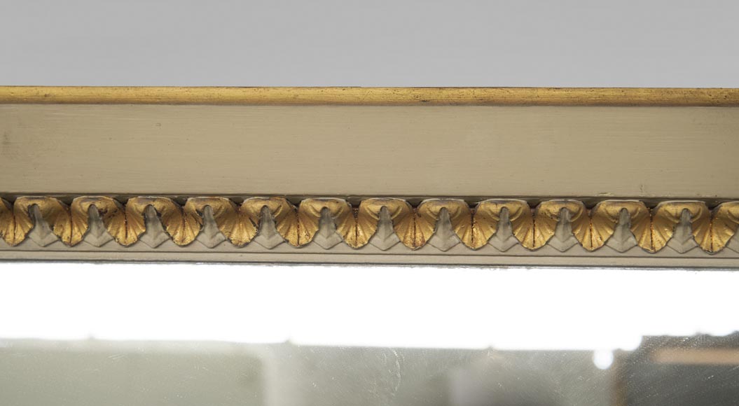 Trumeau ancien orné d'une frise dorée de style Louis XVI-1