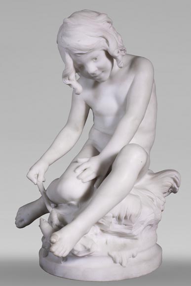 Auguste MOREAU (1834-1917) - Enfant jouant avec une écrevisse en marbre statuaire-0