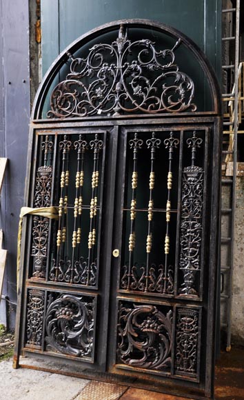 Ensemble de six portes modernes en fonte dans le style des portails XVIIIe-2