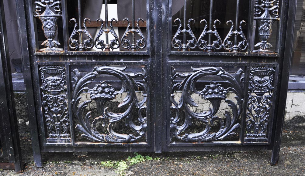 Ensemble de six portes modernes en fonte dans le style des portails XVIIIe-8