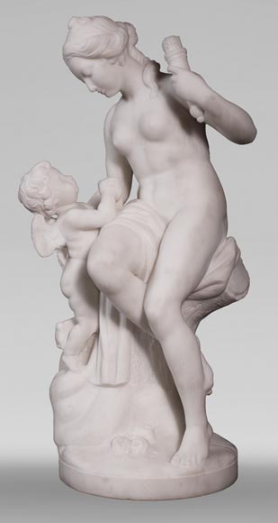 Etienne Maurice FALCONET (d'après) - Vénus retirant le carquois de Cupidon, en marbre de Carrare-1
