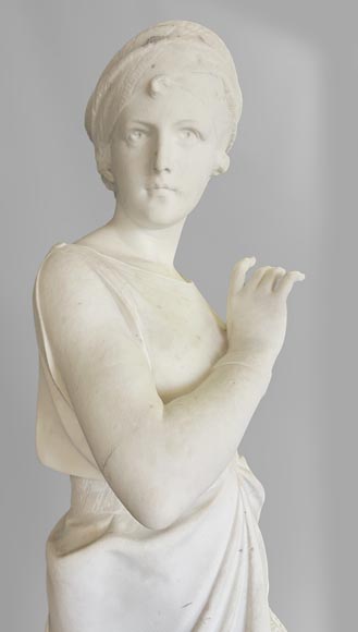 Deux statues en marbre blanc représentant « Rebecca » et « Ruth »-10