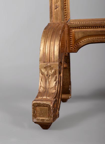 Rare pare-étincelles ancien en bois et stuc doré de style Louis XVI-3