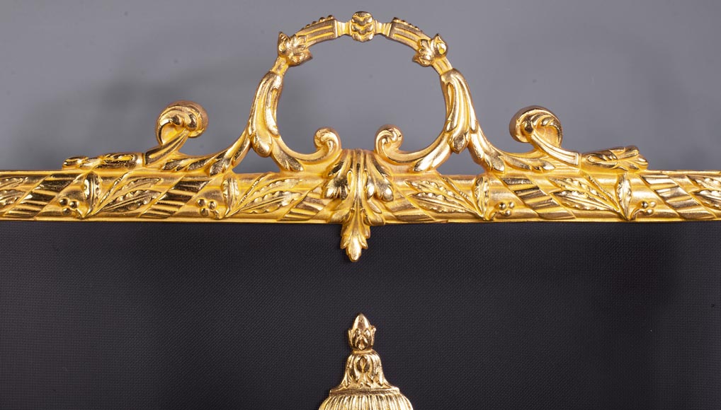 Pare-étincelles ancien de style Napoléon III à décor d'un vase-1