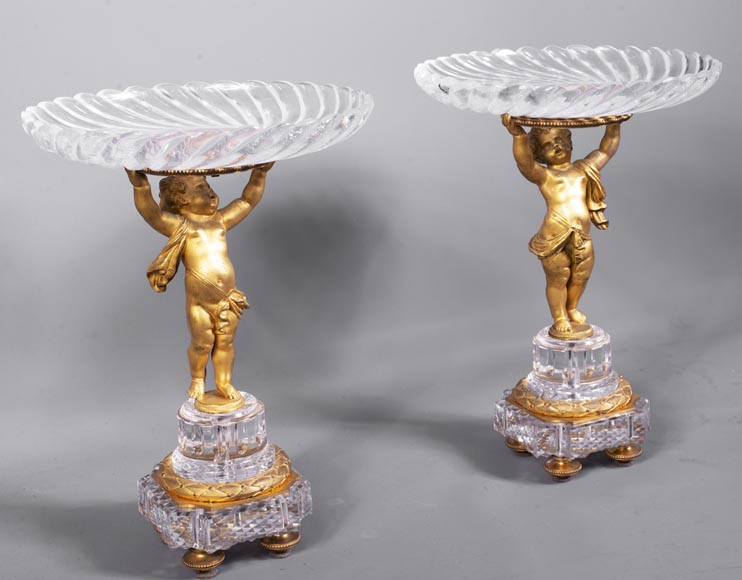 Surtout de table aux putti en bronze doré et cristal de Baccarat-1