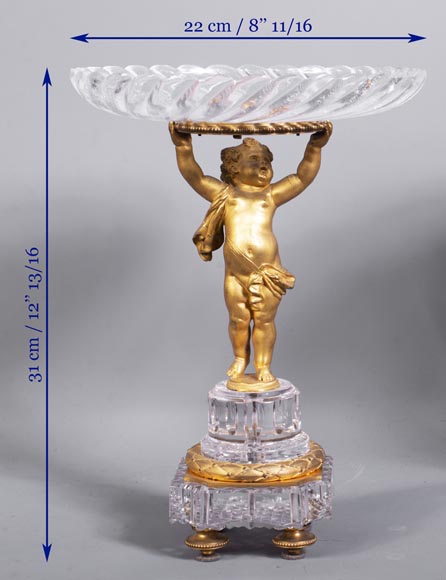 Surtout de table aux putti en bronze doré et cristal de Baccarat-11