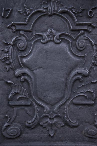Plaque de cheminée d'époque Louis XV, datée 1769-2