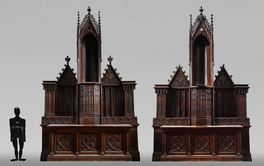 Paire d'autels d'église anciens en chêne de style Néo-Gothique-0