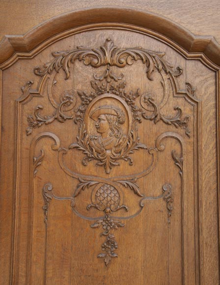 Importantes boiseries en chêne sculpté du XIXe siècle-12