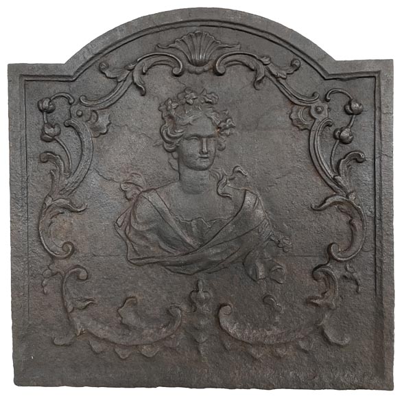 Plaque de cheminée en fonte de fer au buste de femme, XVIIIe siècle-0
