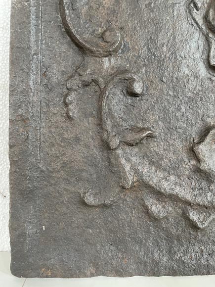 Plaque de cheminée en fonte de fer au buste de femme, XVIIIe siècle-6