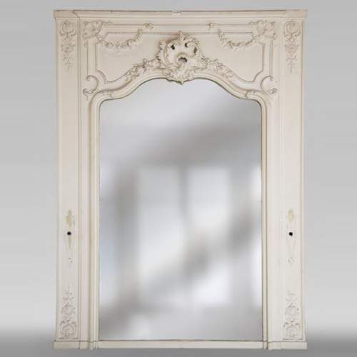 Trumeau ancien de style Louis XV sculpté d'une belle coquille feuillagée