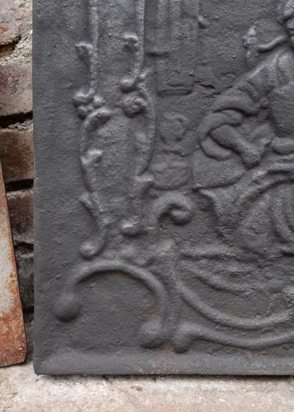 Plaque de cheminée en fonte au couple de nobles, XXe siècle-3