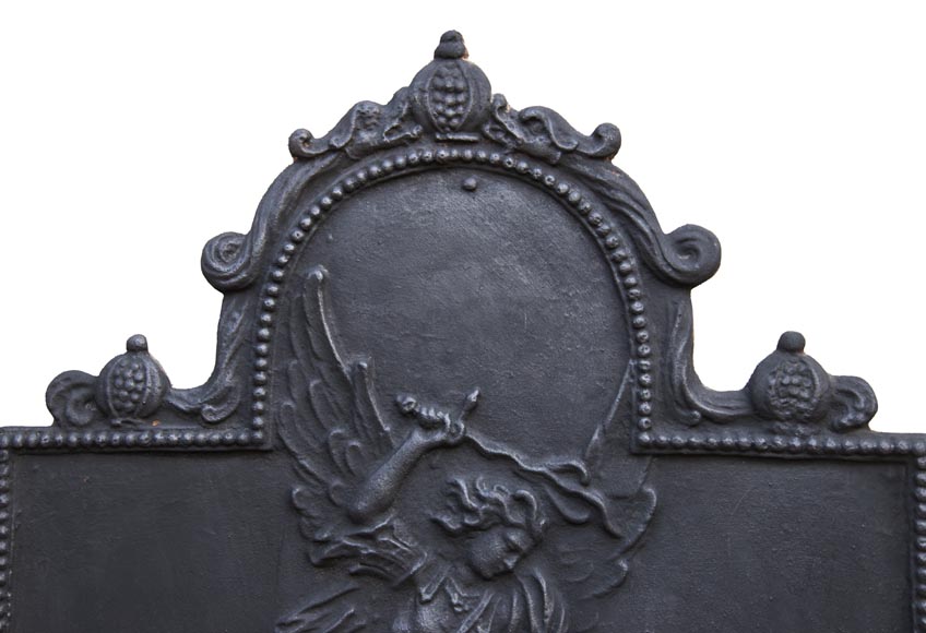 Plaque de cheminée ancienne à décor de Saint-Michel terrassant le dragon-1