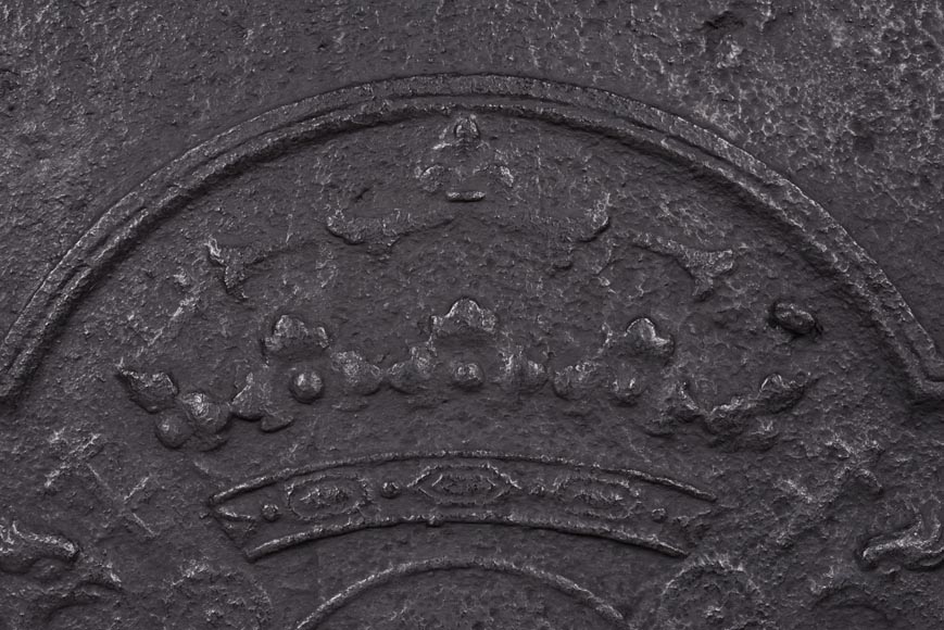Plaque de cheminée en frontaux armes de Lorraine, datée 1706-2