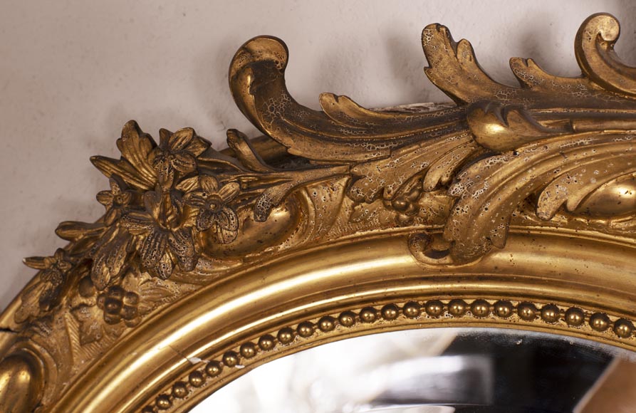 Trumeau ancien de style Napoléon III, en stuc doré et miroir biseauté-3