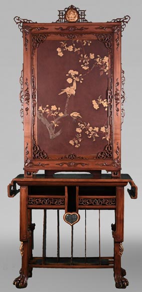 CHARBONNIER (ébéniste) pour L’ESCALIER DE CRISTAL, Cabinet japonisant à panneau laqué coulissant, vers 1890-0