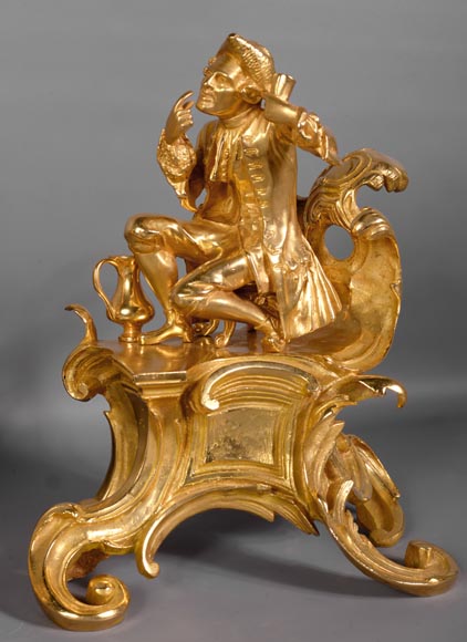 Paire de chenets anciens en bronze doré de style Louis XV en bronze doré avec personnages en costume-5