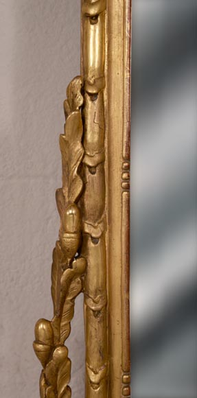 Trumeau ancien de style Napoléon III en bois doré sculpté à décor d'un profil en médaillon-6