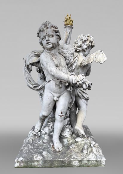 Groupe de trois putti ailés en fonte peinte, d'après les parterres d'eau de Versailles Groupe de trois putti ailés en fonte peinte, d'après les parterres d'eau de Versailles-0