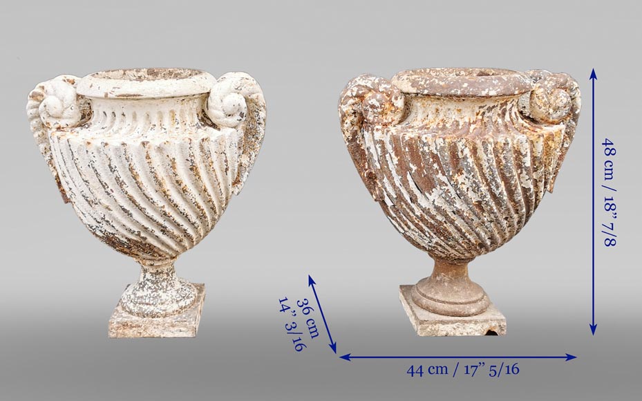 FONDERIE DU VAL D’OSNE, paire de vases en fonte de fer peints, seconde moitié du XIXe siècle -9