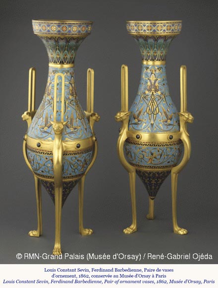 Louis - Constant SEVIN (1821 – 1888) et Ferdinand BARBEDIENNE (1810 – 1892) - Exceptionnelle paire de vases d'ornement en bronze et émail cloisonné, modèle présenté à l'exposition universelle de Londres en 1862-1