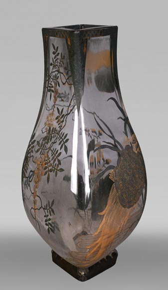 Escalier de CRISTAL, vase balustre sur socle en bronze et paire de vases bambou en cristal-3