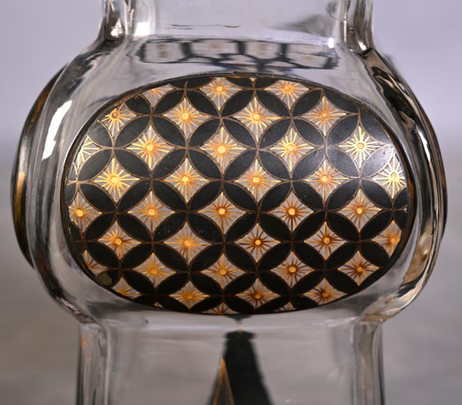 Escalier de CRISTAL, vase balustre sur socle en bronze et paire de vases bambou en cristal-16