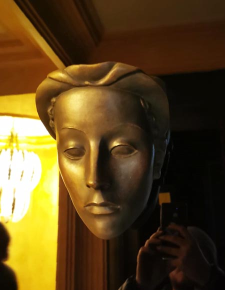 Roy ADZAK (1927 - 1987) (dans le goût de), Ensemble de quatre appliques en bronze représentant un visage féminin, fin du XXe siècle-1