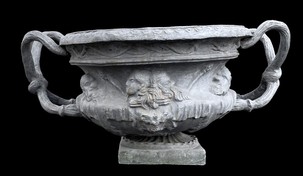 Paire de vases en plomb d'après le Vase de Warwick Paire de vases en plomb d'après le Vase de Warwick-2
