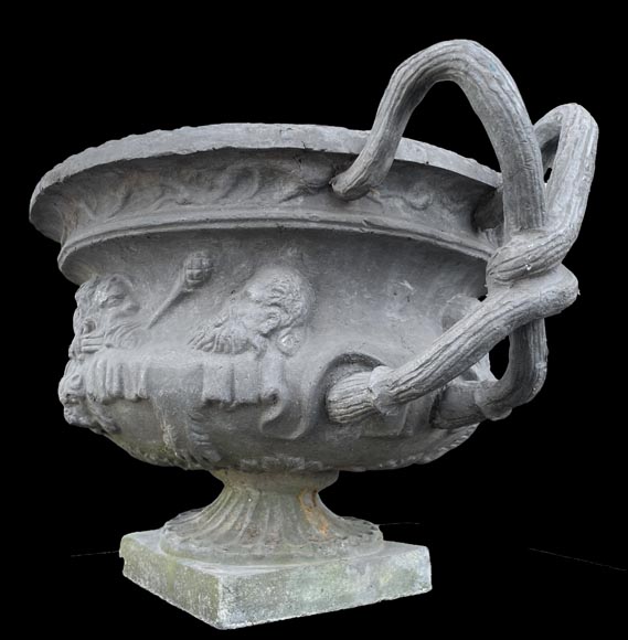 Paire de vases en plomb d'après le Vase de Warwick Paire de vases en plomb d'après le Vase de Warwick-3