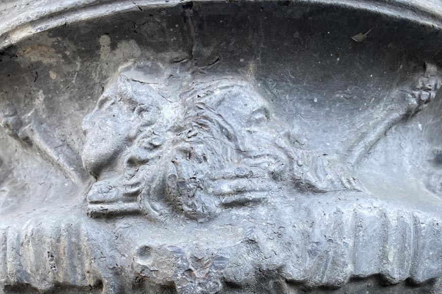 Paire de vases en plomb d'après le Vase de Warwick Paire de vases en plomb d'après le Vase de Warwick-5
