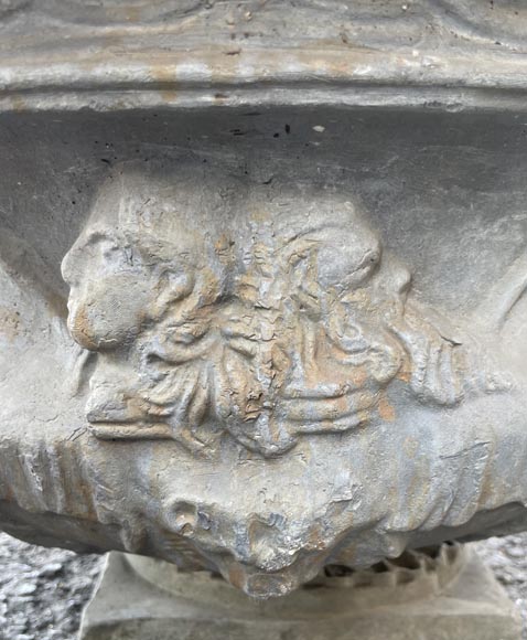 Paire de vases en plomb d'après le Vase de Warwick Paire de vases en plomb d'après le Vase de Warwick-6