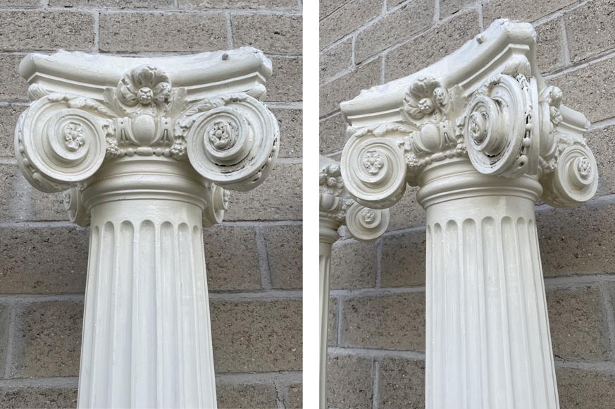 Quatre colonnes de style ionique en plâtre-4