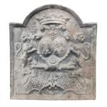 Belle plaque de cheminée ancienne aux écus d’alliance de Louis-Alexandre, comte des Salles et de Marie-Louise de Beauvau, marquise de Noviant, datée 1716