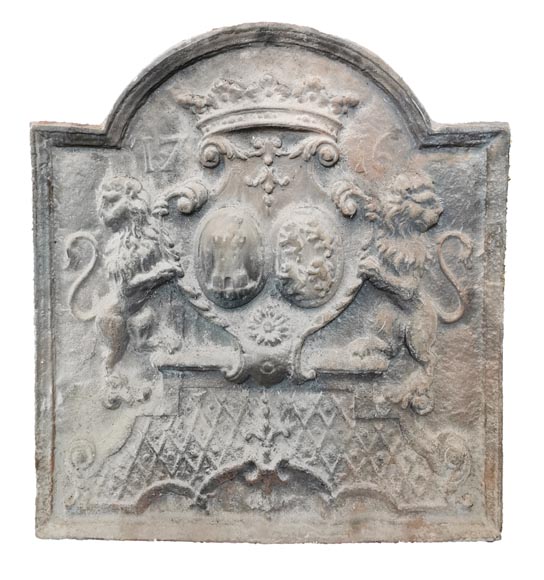 Belle plaque de cheminée ancienne aux écus d’alliance de Louis-Alexandre, comte des Salles et de Marie-Louise de Beauvau, marquise de Noviant, datée 1716-0