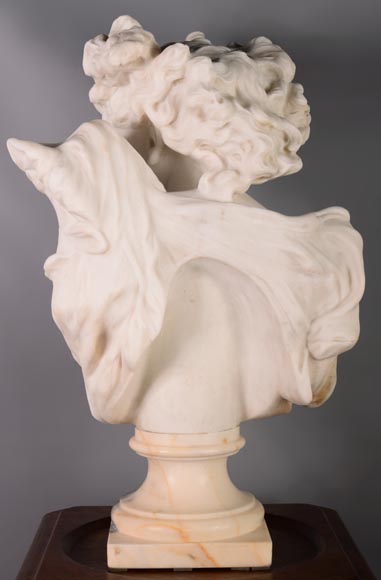 Guglielmo PUGI (1850 - 1915), Buste en marbre blanc de Carrare « Le Génie de la danse » d'après la sculpture de Jean-Baptiste CARPEAUX, vers 1900-4