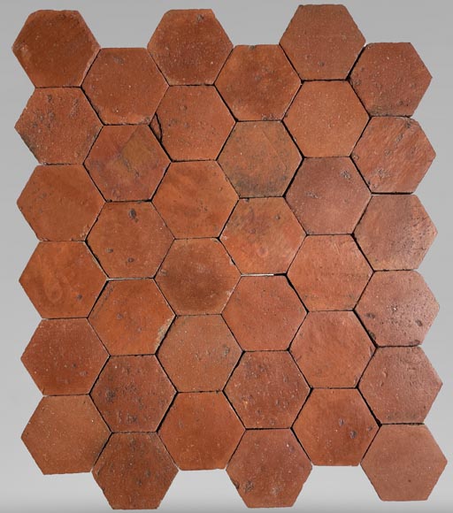 Lot d'environ 8m² de dalles hexagonales anciennes en terre cuite, XIXe siècle-0
