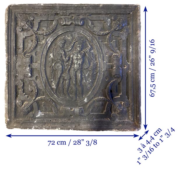 Plaque de cheminée d'époque Renaissance en fonte ornée d'un médaillon -6