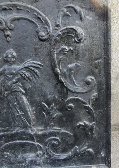 Plaque de cheminée représentant Cérès, déesse de l'agriculture-4