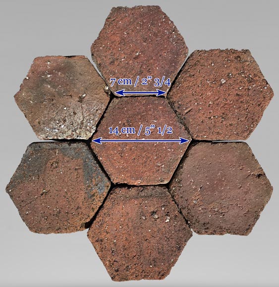 Lot d'environ 2,4m² de petites dalles hexagonales anciennes en terre cuite, XIXe siècle-6