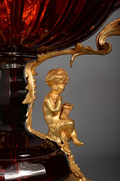 CRISTALLERIE DE CLICHY (attribuée à), Grande coupe en cristal rubis montée en bronze doré, vers 1878-12