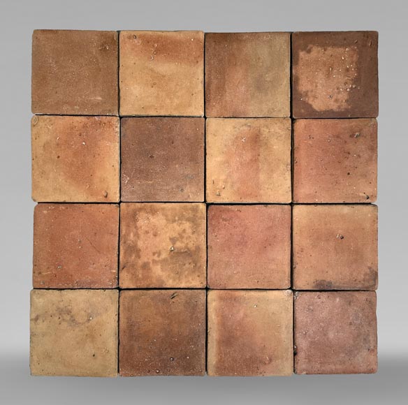Lot de 10 m² de tomettes anciennes en terre cuite de forme carré-0