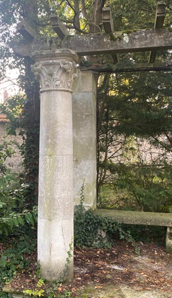 Structure en pierre aux colonnes, fin du XIXe siècle-2