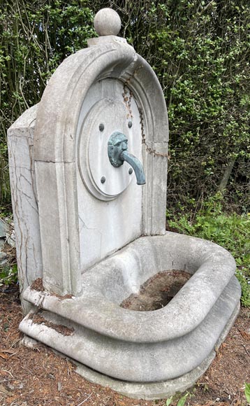 Petite fontaine d'extérieur en pierre marbrière, fin du XIXe siècle-1