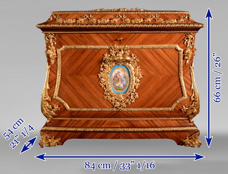 Exceptionnel coffre Napoléon III  en marqueterie d’acajou et de palissandre, bronze doré et plaques en porcelaine de Sèvres-15