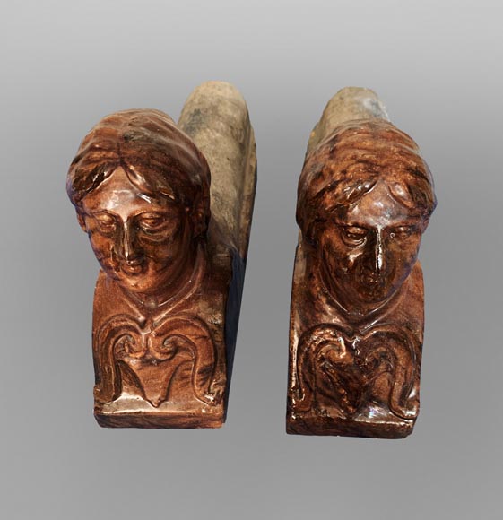Surprenante paire de chenets en terre vernissée brune à buste de femme,  Italie du nord, vers 1850-3