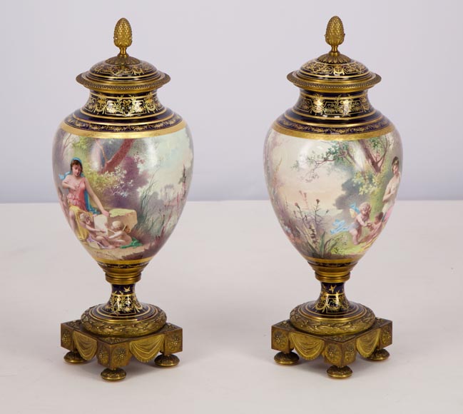MANUFACTURE DE SÈVRES et Charles LABARRE (peintre) - Paire de vases en porcelaine montés en bronze doré, vers 1890-11