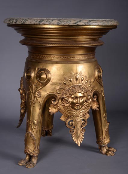 Constant SEVIN (attr. à), Très belle colonne en bronze doré à décor de mascarons et plateau en marbre vert d'Estour, deuxième moitié du XIXe siècle -1